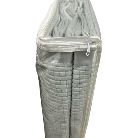 Concierge collection soft & cozy textured blanket - light gray - Picture 3 of 4